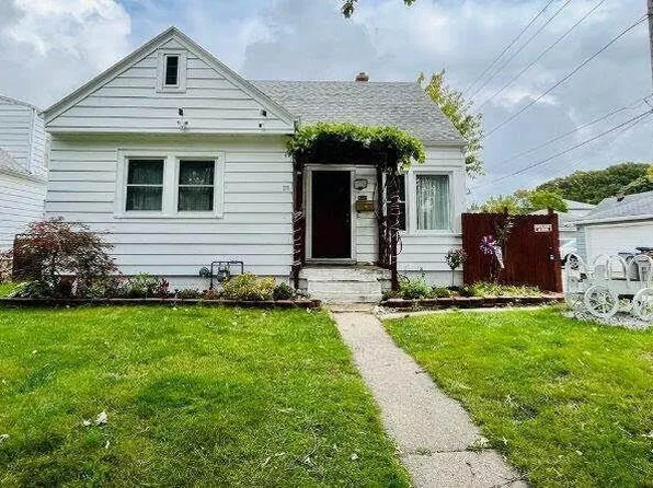 3854 South 15th PLACE, Milwaukee, WI 53221