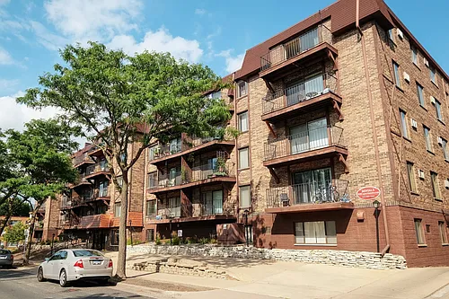 Dupont Ave Apartments | 3513 Photo 1