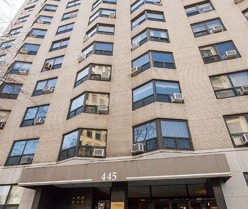 2nd image of 447 W Wellington Ave #516