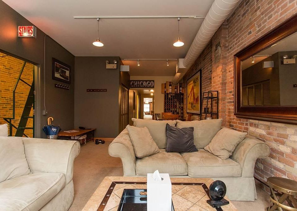 1st image of 216 N Jefferson St #4