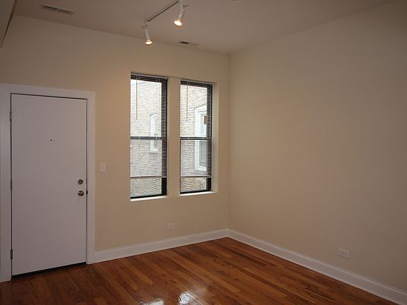 3rd image of 2540 W Augusta Blvd #1R
