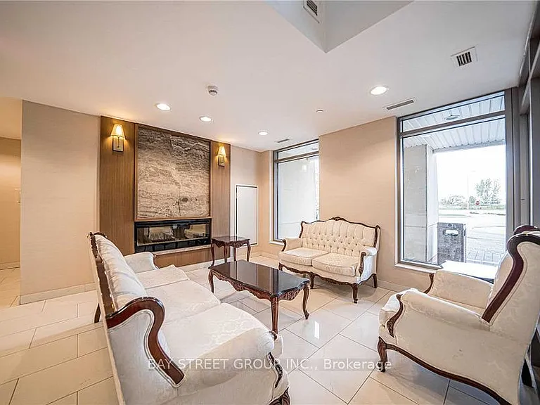 75 Norman Bethune Ave #302 — Photo 6