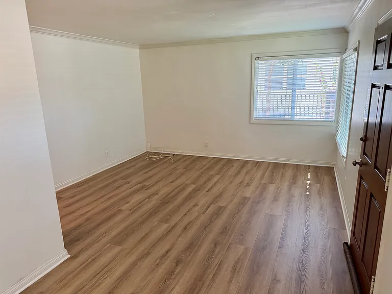 2664 N Frederic St #2664 — Photo 4