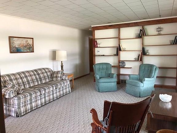 3rd image of 301 Waterford St