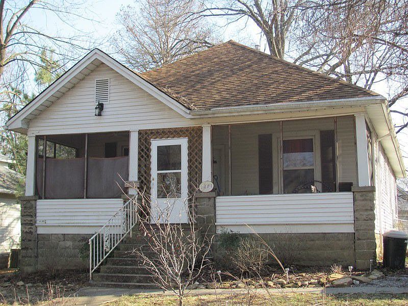 1st image of 509 W Sycamore St