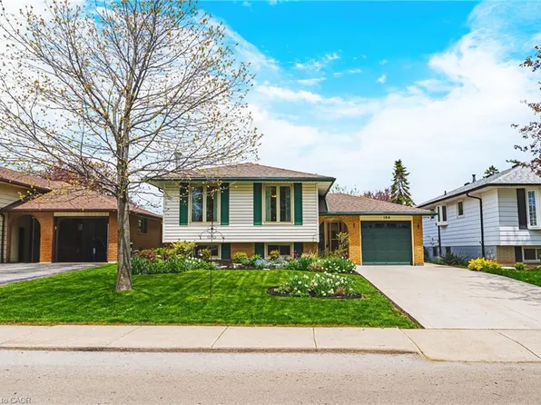 104 Gardiner Dr, Hamilton, ON L9C 5W8