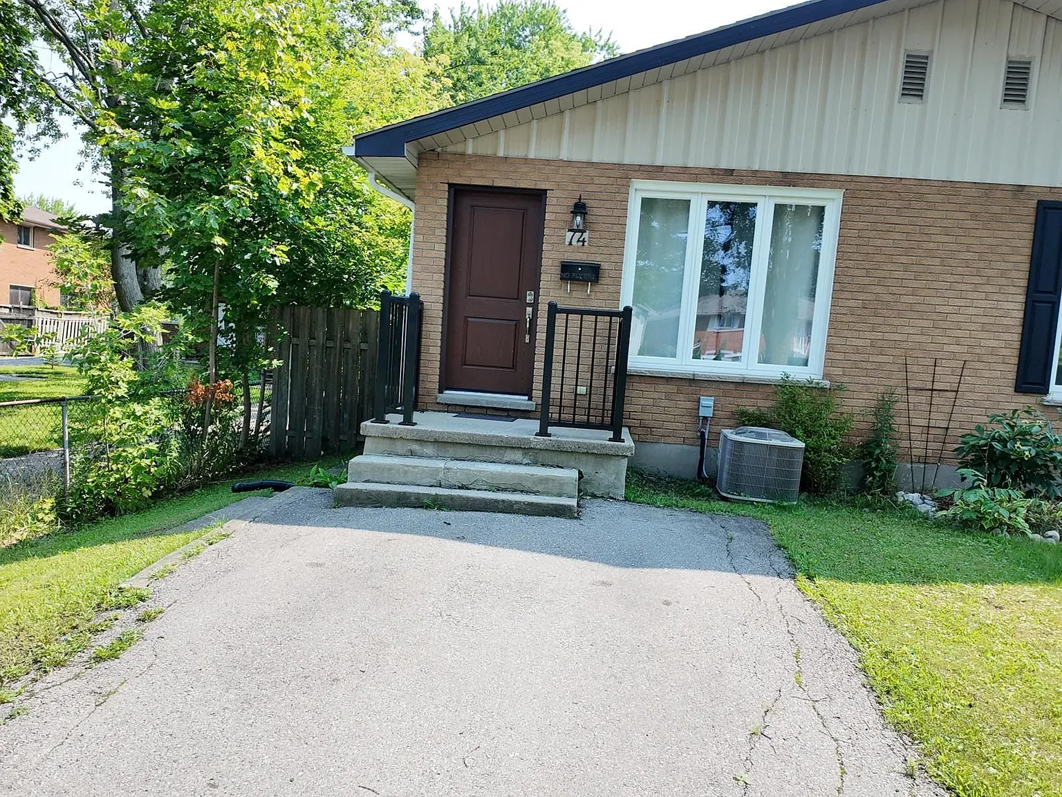 3 bed, $2,100 — Photo 2