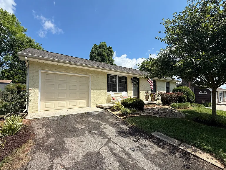 6721 Westgrove Dr — Photo 2