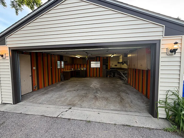 1126 S President St — Photo 14
