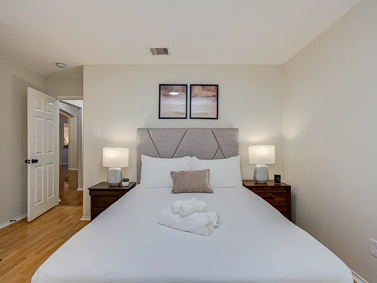7211 Crescent Mills Dr — Photo 30