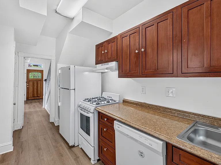 1252 E St NE #A — Photo 9