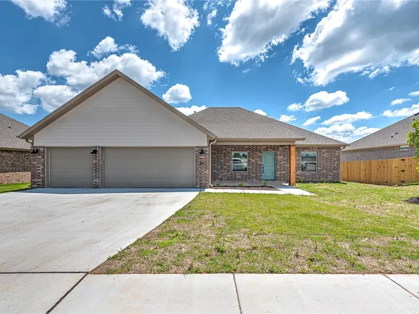 86 N Banner Ave, Farmington, AR 72730