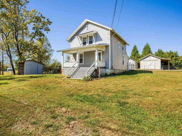 72 Liberty St, Weyers Cave, VA 24486