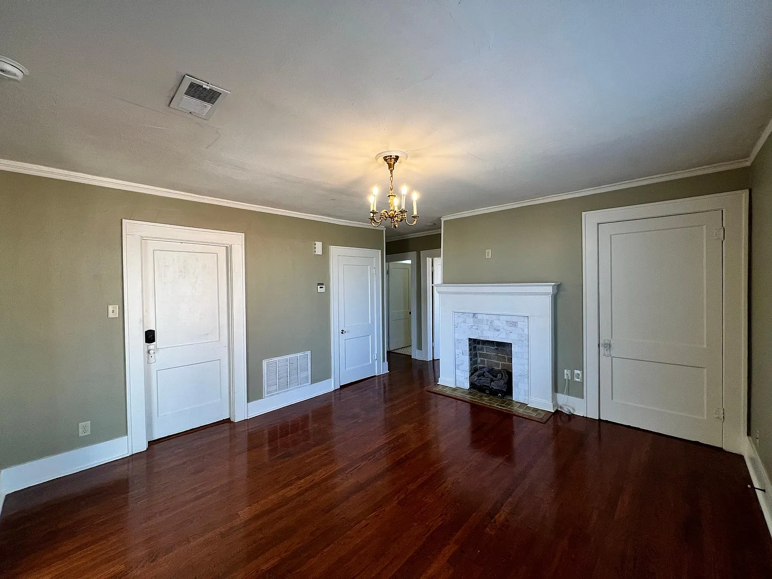 1 bed, $1,050 — Photo 3
