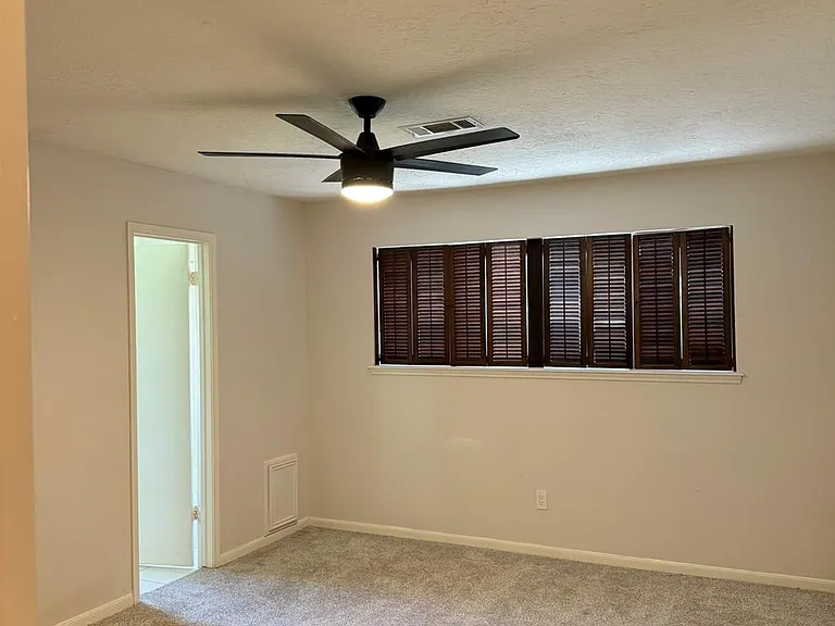515 Tresvant Dr — Photo 7