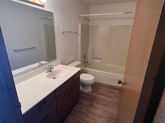 5th image of 24 W Klubertanz Dr #10