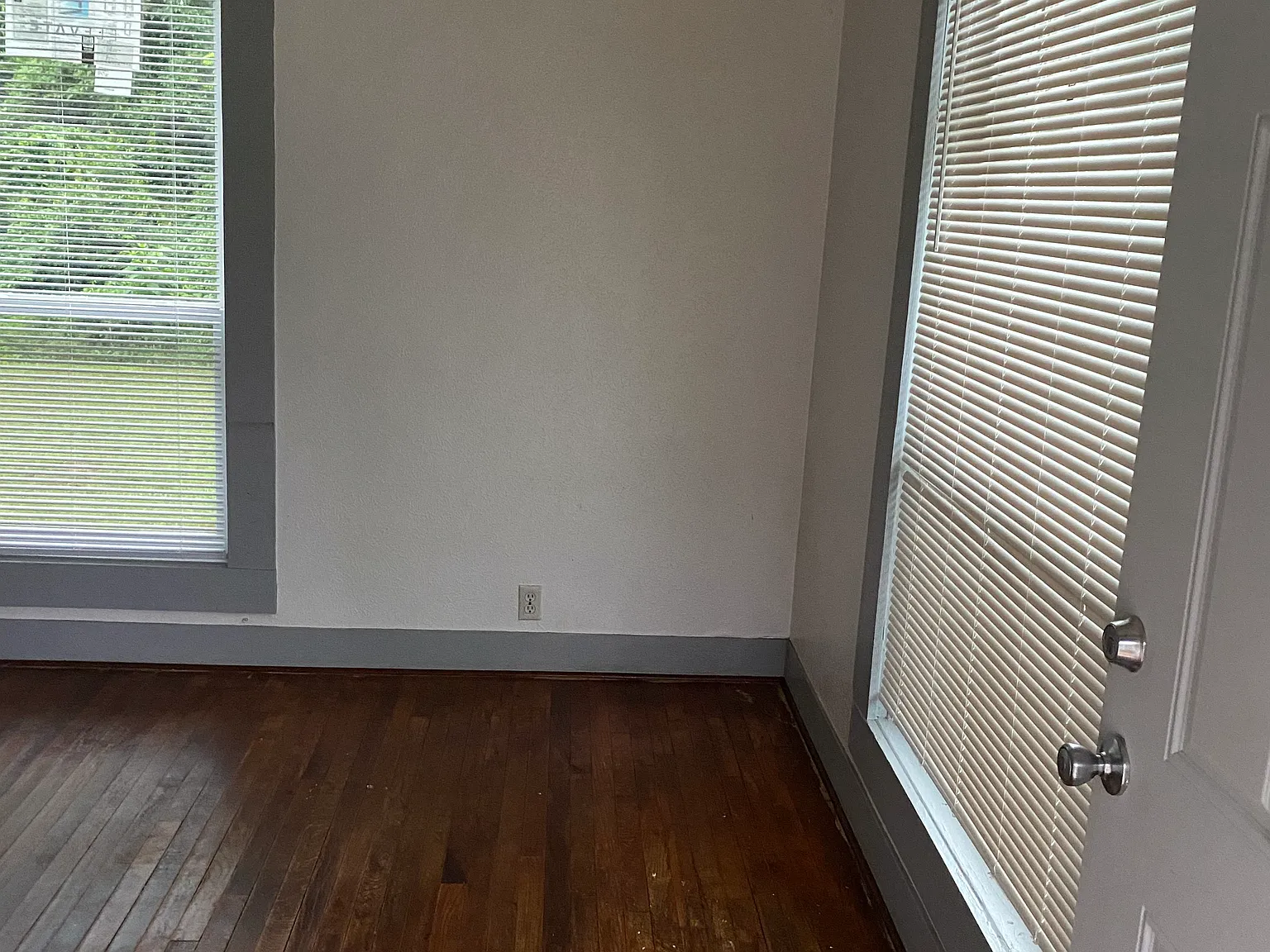 1205 Webb St — Photo 2