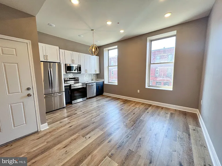 1429 W Diamond St #2 — Photo 1