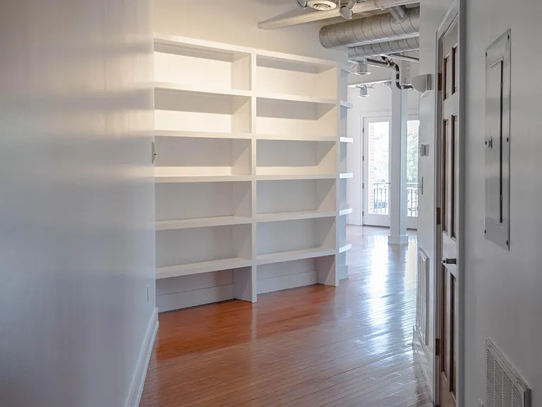 107 1st St S #210 — Photo 8
