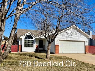 720 Deerfield Cir, Valley Center, KS 67147