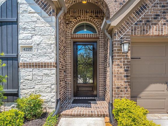 5th image of 4227 Shays Manor Ln