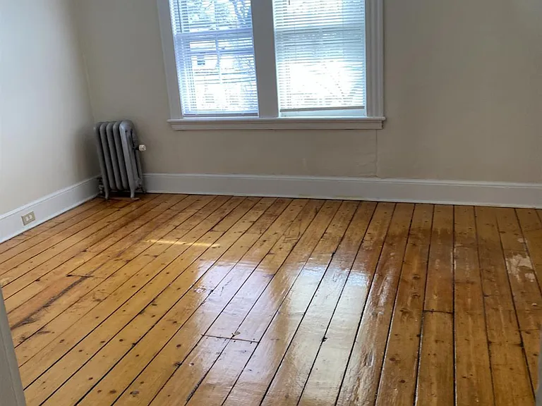 235 Montgomery St #3 — Photo 2