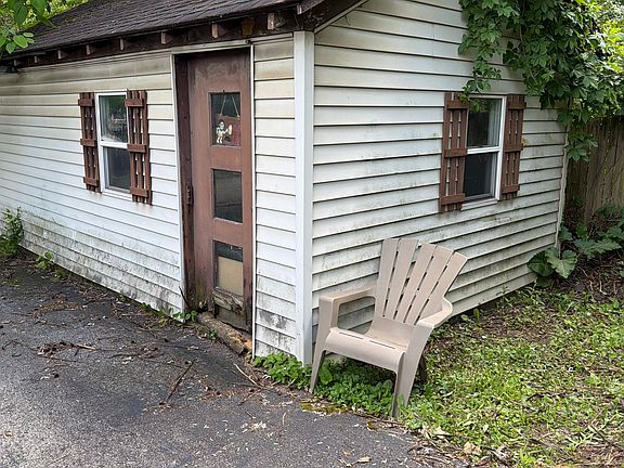 3rd image of 2716 Wilson St