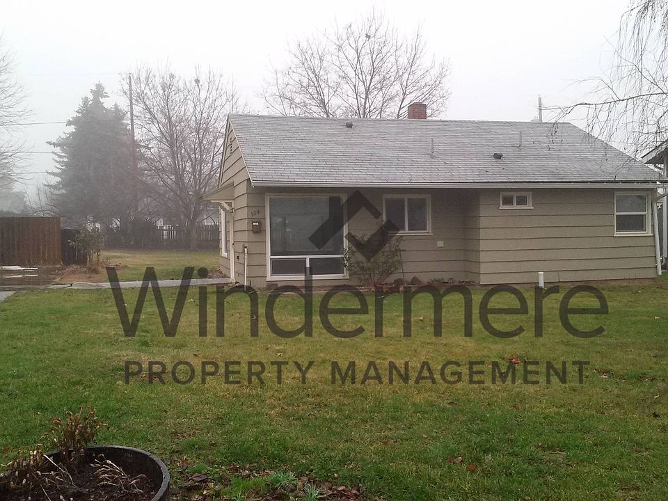 1st image of 124 NE Ash Ave