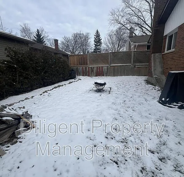 596 Garside Dr — Photo 35
