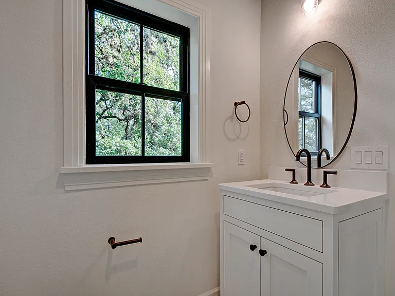 1208 W 22nd St — Photo 18