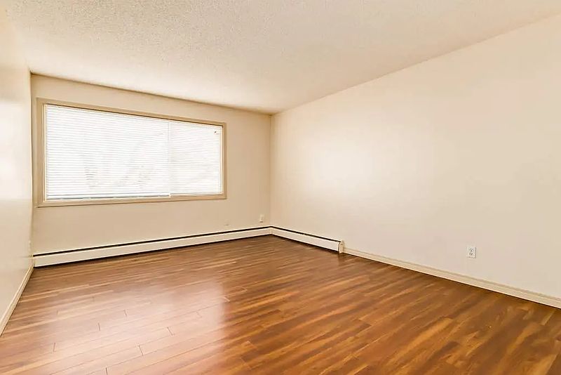 Edmonton Apartment for rent - 2 Bedrooms — photo 10