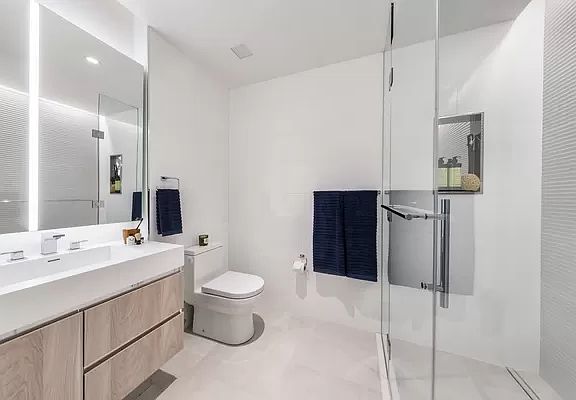 4th image of 572 11th Ave APT 2R