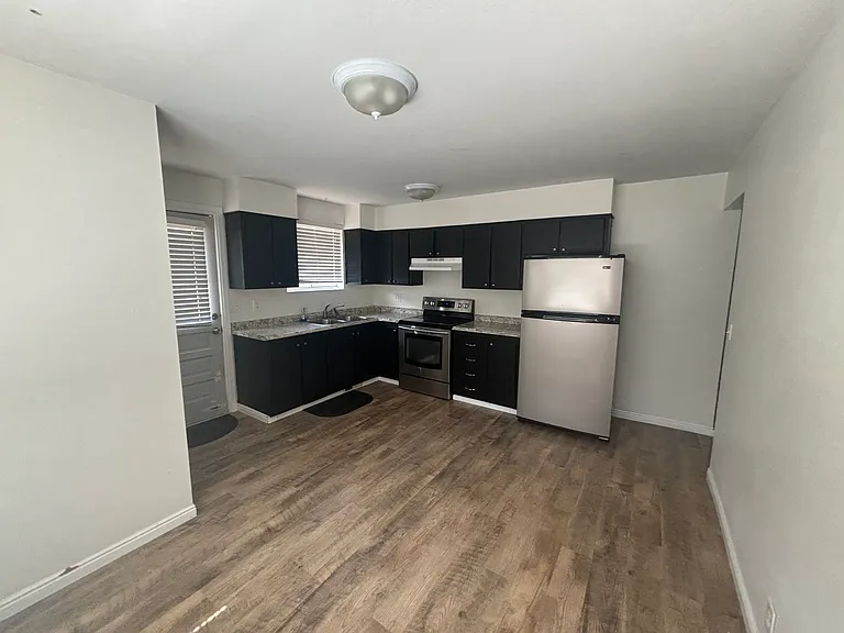 812 E Uintah Ave #2 — Photo 2