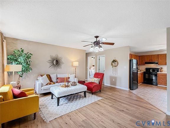 4th image of 101 Redbud Ln