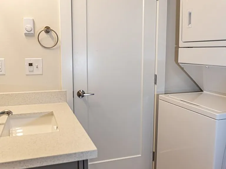 3715 McKinley Ave — Photo 10