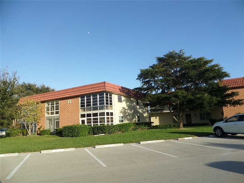 1st image of 35 Pine Arbor Ln APT 105