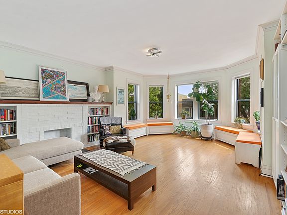 2nd image of 2528 W Winnemac Ave #3E
