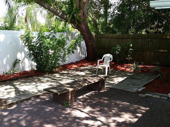 2nd image of 1895 Balboa Ln