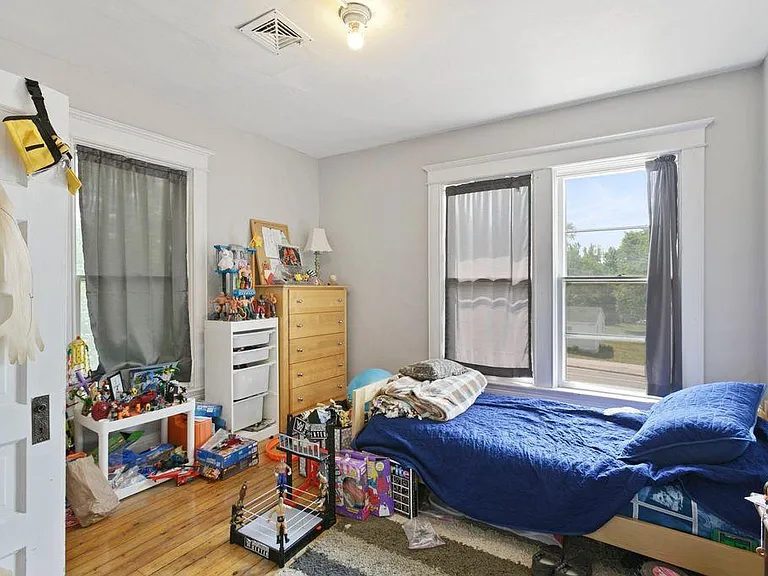 271 Nelson Blvd — Photo 8