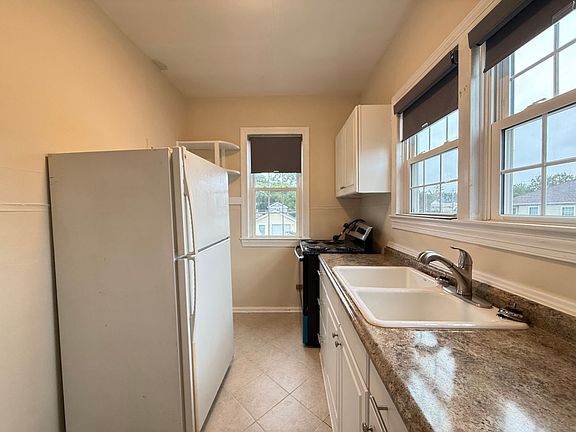 3rd image of 305 4th Ave #4