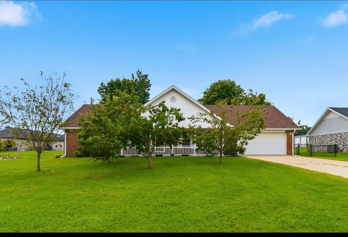 3 bed, 1700 sqft, $1,850 — Photo 2