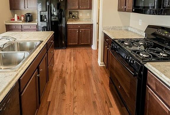 5th image of 107 Westwood Cir