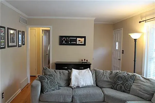 2 bed, 1064 sqft, $2,650 — Photo 3
