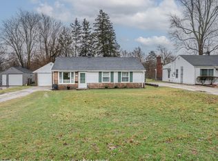 2827 W Willow St, Lansing, MI 48917