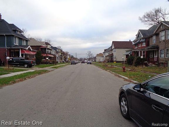 5th image of 3523 Baldwin St