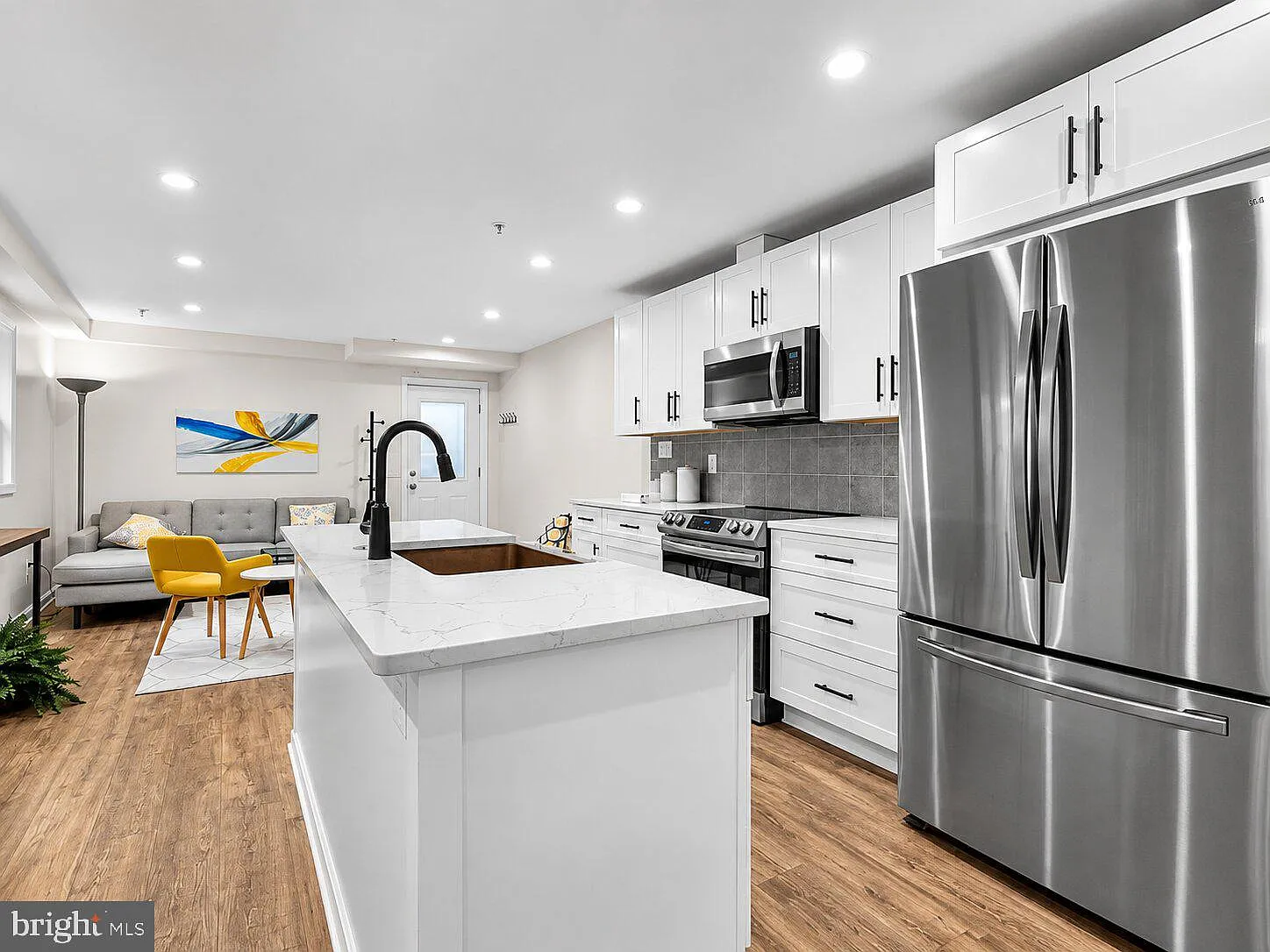 1 bed, 1.0 bath, 2816 sqft, $2,300 — Photo 3