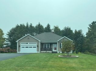 45 Fieldstone Dr, Augusta, ME 04330