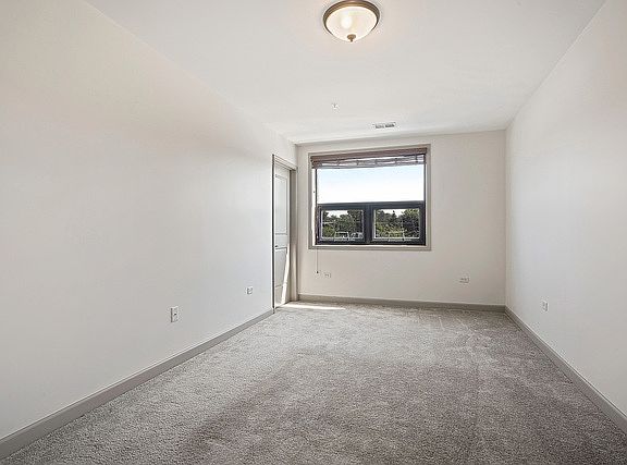 4th image of 12306 S Harlem Ave APT 205