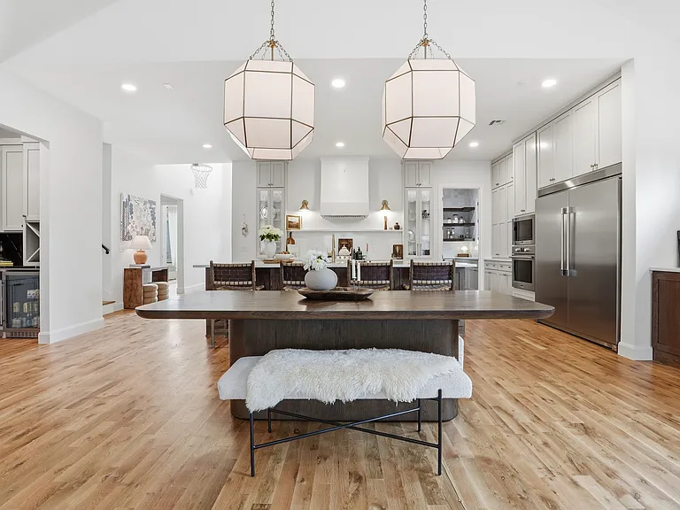3917 S Madison Ave — Photo 17