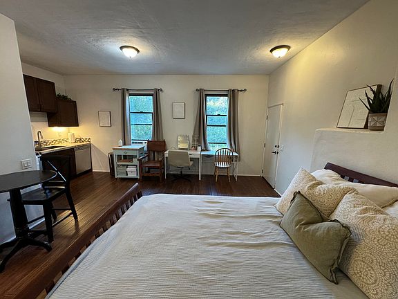 5th image of 4670 Pennell Rd #B